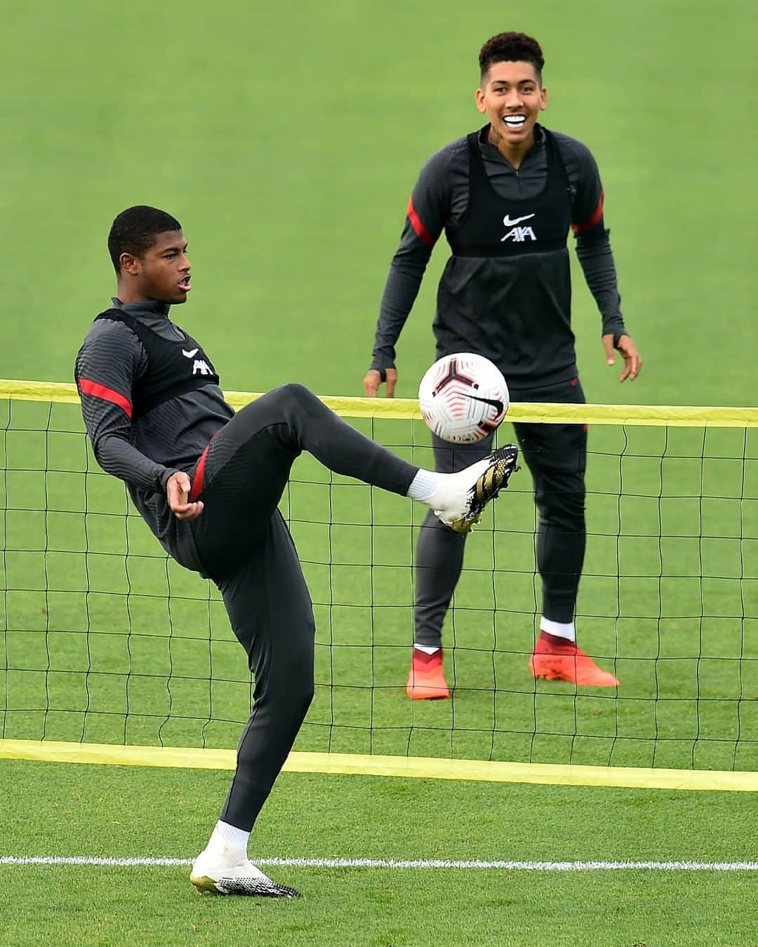 リヴァプールFCさんのインスタグラム写真 - (リヴァプールFCInstagram)「A sunny session at Melwood 🤩☀ #LFC #LiverpoolFC #Liverpool #Training」9月16日 21時24分 - liverpoolfc