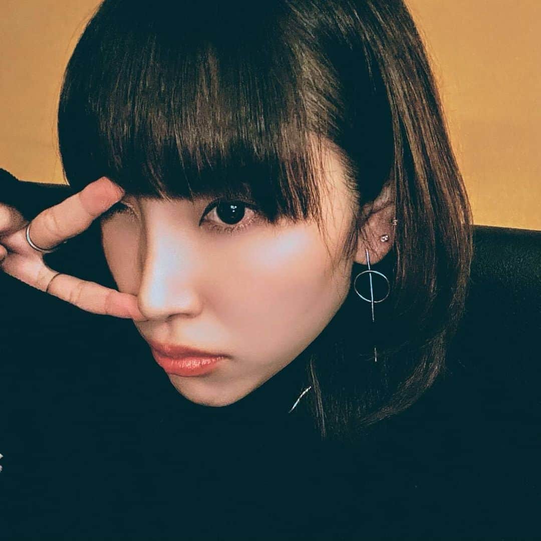 のインスタグラム：「そうです、前髪切りました🍄 女子は前髪問題いつまで抱えるんだろうか。」
