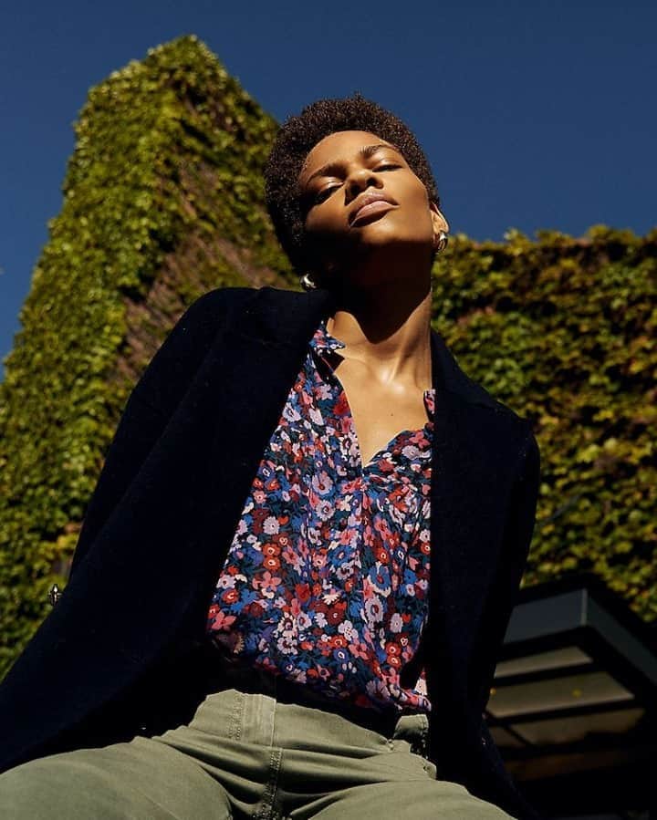 デレクラムのインスタグラム：「Express yourself in the Lou Long Sleeve Blouse. Wear it alone now, layer it later.」