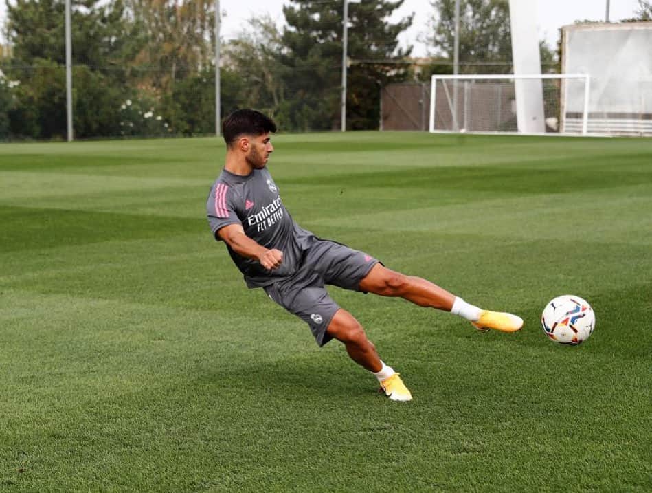 マルコ・アセンシオのインスタグラム：「⚽️🤍.」