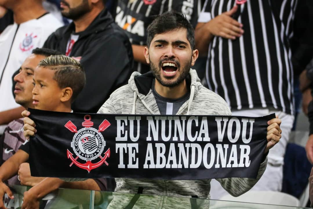 コリンチャンスさんのインスタグラム写真 - (コリンチャンスInstagram)「Bom dia, Fiel. Dia de Corinthians! 😎🖤 ⠀ ⠀ ⚽ Corinthians x Bahia⠀ 🏆 @Brasileirao (11ª rodada)⠀ ⏰ 21h30⠀ 🏟 @NeoQuimicaArena⠀ 📺 @RedeGlobo & @canalpremiere ⠀ ⠀ 📸 Bruno Teixeira⠀ ⠀ #SCCPxBAH #VaiCorinthians #BMG #Nike #EstrellaGalicia #CorinthiansEPositivo #Matrix #Midea #Poty #Serasa #Orthopride #CartãodeTodosCorinthians #AleCombustíveis #DoTerra #Hapvida #GaleraBET」9月16日 22時03分 - corinthians