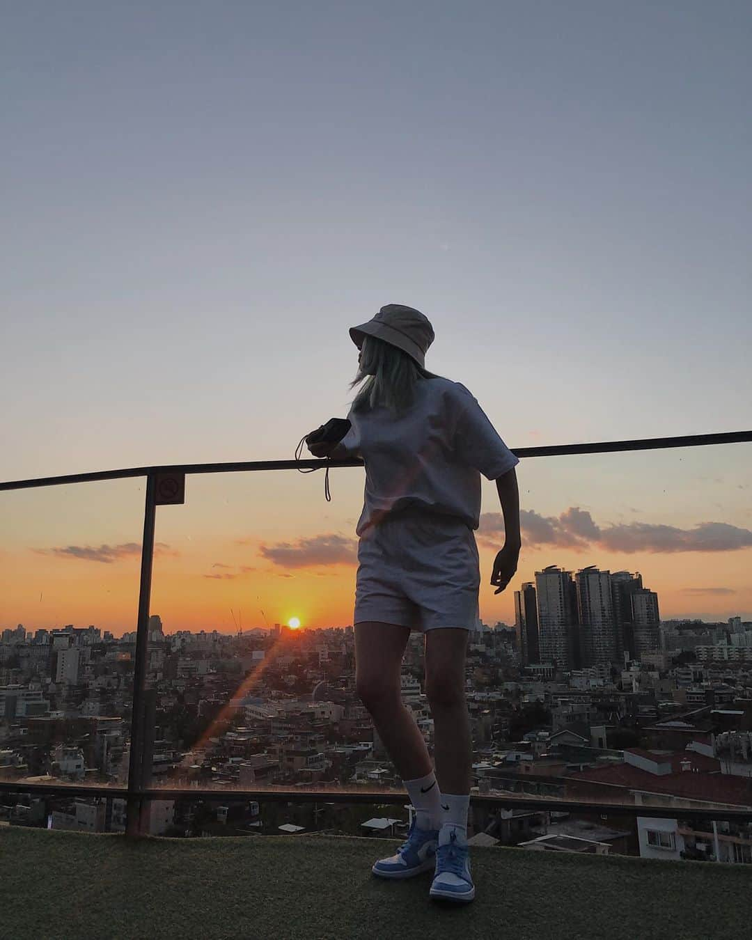 アシュリさんのインスタグラム写真 - (アシュリInstagram)「A beautiful day in September wearing my J’s out for the second time ✌🏻 (i just gotta wear them 177 more times to get my money’s worth)」9月16日 22時14分 - ashleybchoi