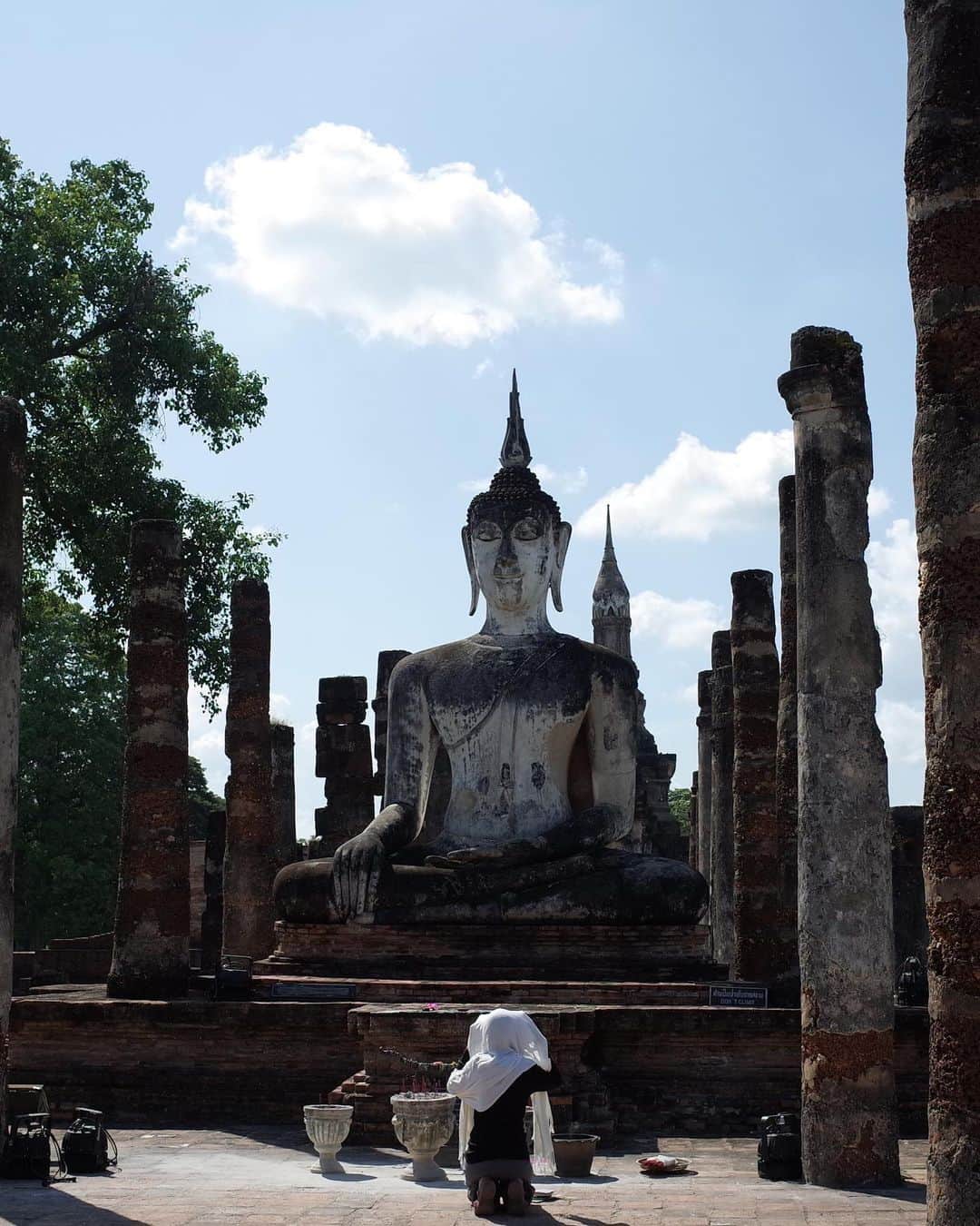 一柳夢吾さんのインスタグラム写真 - (一柳夢吾Instagram)「6years ago in Sukhothai bring back memories.  カメラロールをくるくると。  #thailand#thai#sukhothai#sukhothaihistoricalpark」9月16日 22時20分 - yugo_ichiyanagi