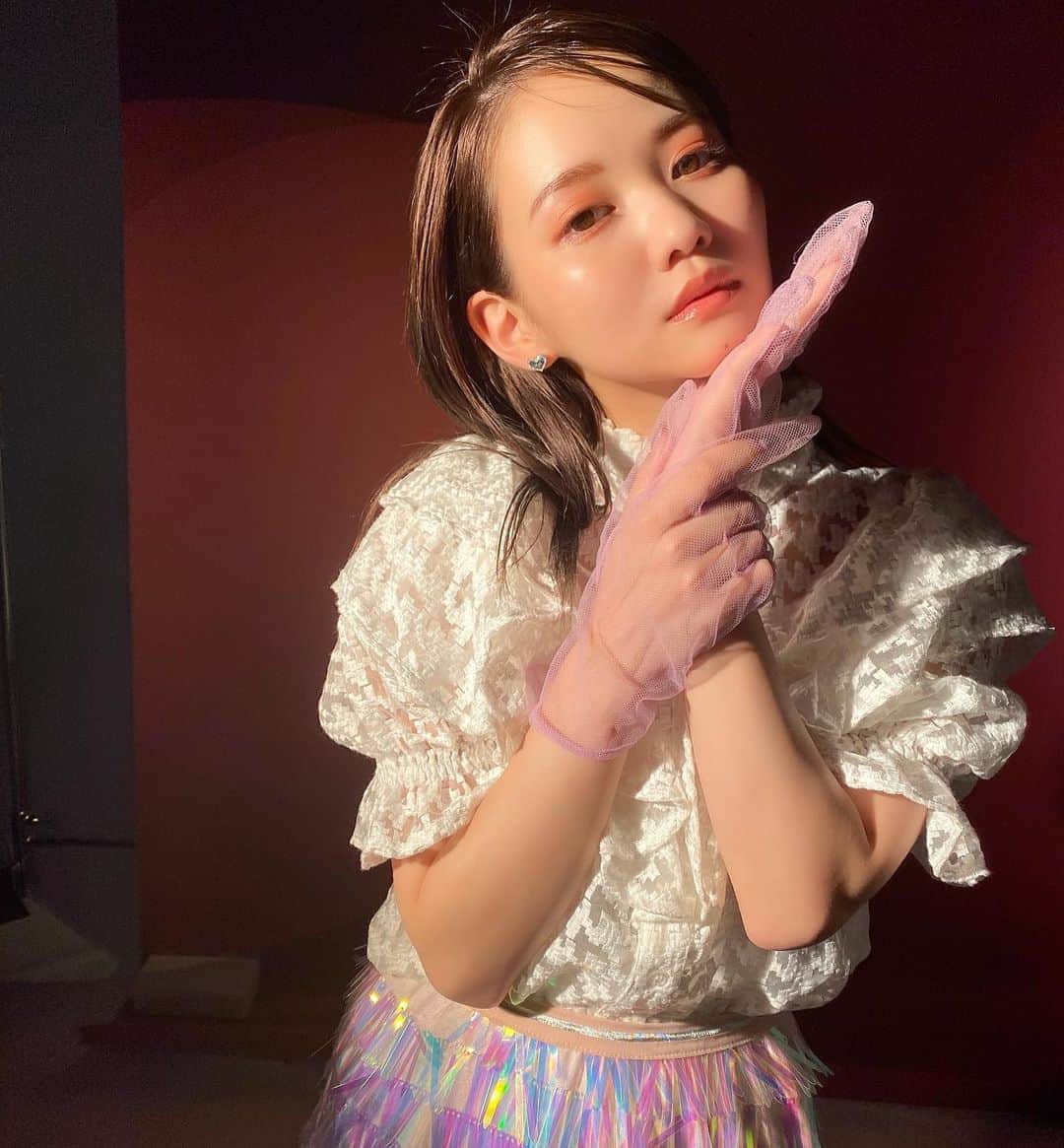 高橋有紀のインスタグラム：「今日も可愛いノアちゃんが出演中のオオカミくんを毎週楽しみにしている🌙 #hairmake #osakana_yuki #佐藤ノア #melcinna」