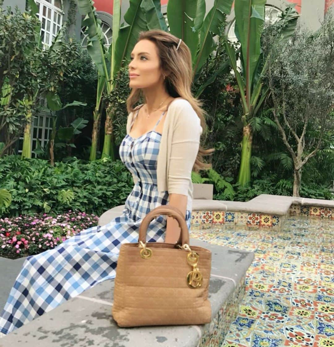 のインスタグラム：「Extrañando tremendamente a México y a todos mis amigos “Viva la independencia nacional” Mexican Independence Day celebrates the beginning of Mexico's fight for sovereignty. Today is our Independence Day September 16 ❤️ besos y abrazos  #méxico#vivamexico#independeciademexico」
