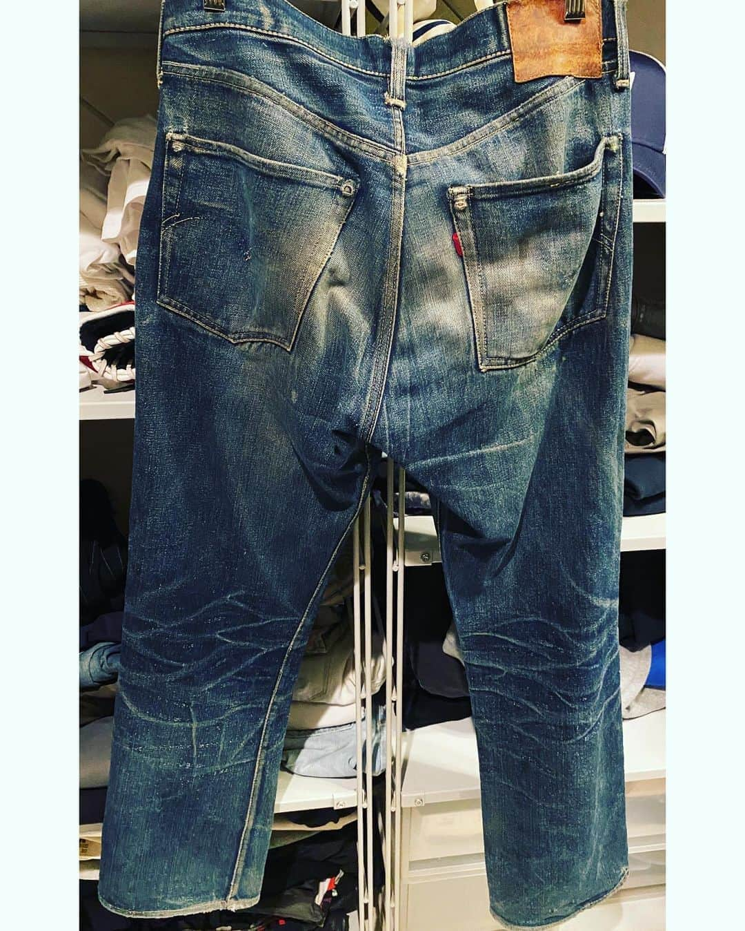 今井翼さんのインスタグラム写真 - (今井翼Instagram)「デニム  唯一の一本  #Levis #501xx #1947年モデル #レザーパッチ #ヒゲ #蜂の巣 #抜群 #片タブ #土臭さがいい #勝負ジーンズ #古着 #ビンテージデニム #berberjin #藤原裕  #ジーンズ今井」9月16日 22時41分 - tsubasaimai_official