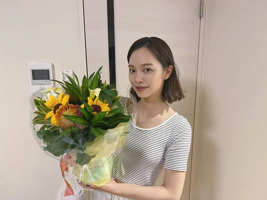 植村麻由さんのインスタグラム写真 - (植村麻由Instagram)「またひとつ歳をとりました🎈 いつも支えてくださる周りの皆さまに感謝です。 25歳の植村もよろしくお願いします！ 健康で平和な1年になりますように🌈」9月16日 22時44分 - oeufmayu