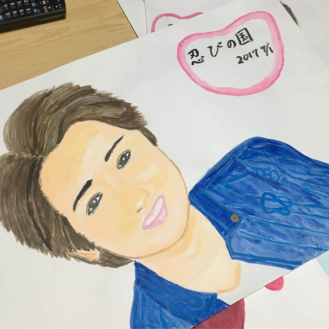 HALFBYのインスタグラム：「母の描く大野くん洗練されてきた」