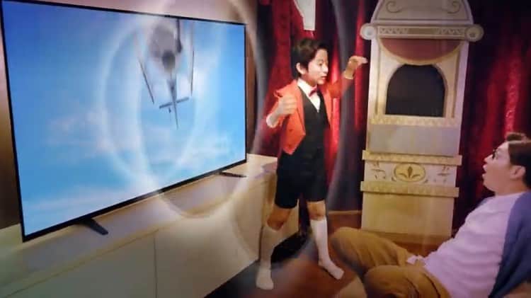 犬づかまさおのインスタグラム：「新しいSONYのBRAVIA薄っくて画面がスピーカーになってて、おじさんビックリだよ(笑)  #sonyjapan  #sonyjapanのYouTubeでBRAVIA検索」