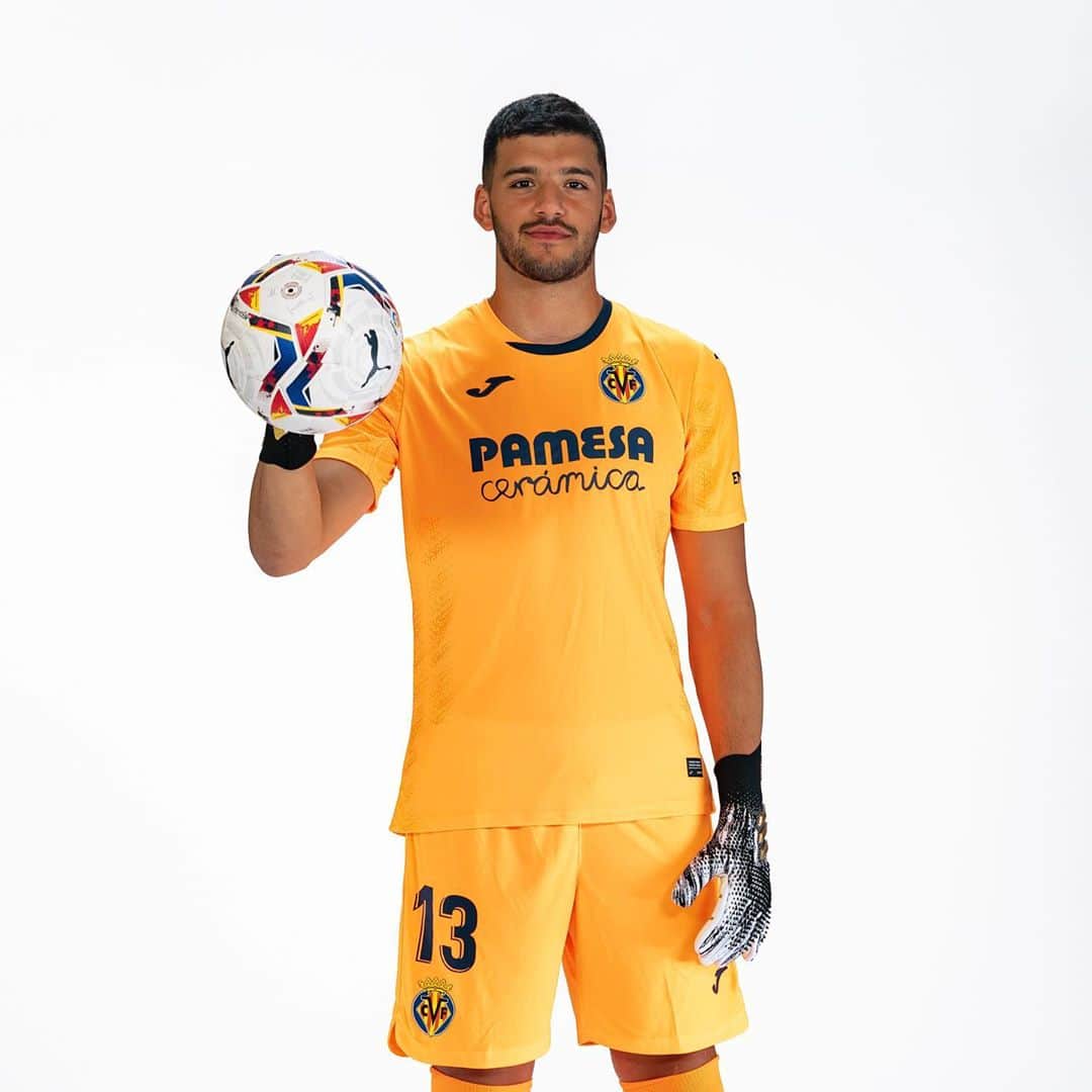 ヘロニモ・ルジのインスタグラム：「Media day 📸 @laliga @villarrealcf」