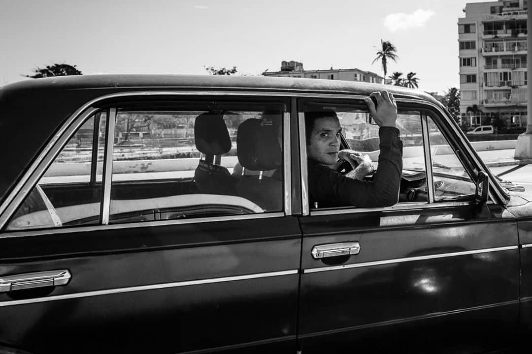 ライカさんのインスタグラム写真 - (ライカInstagram)「LFI Gallery - Editors' Picks Photograph by Callie Eh (@callie_eh)  Where to next? A man peers out his car window in Cuba as this shot is taken.  Gear: #LeicaQ; Summilux 28 f/1.7 Asph  #LeicaCamera #Leica #🔴📷 #LeicaGram #lfigallery #theleicalook #LeicaFotografieInternational」9月16日 23時00分 - leica_camera