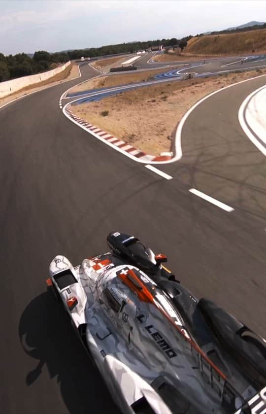ブルーノ・セナのインスタグラム：「FPV/VIDEO by @teammistralfpv @rebellion_racing @rebelliontimepieces @followgustavo @norman_nato @romaindumas_official @louisdeletraz @natberthon @calim_rebellion @alexandre_pesci @bellracinghq @orecagroup @hypexracewear」