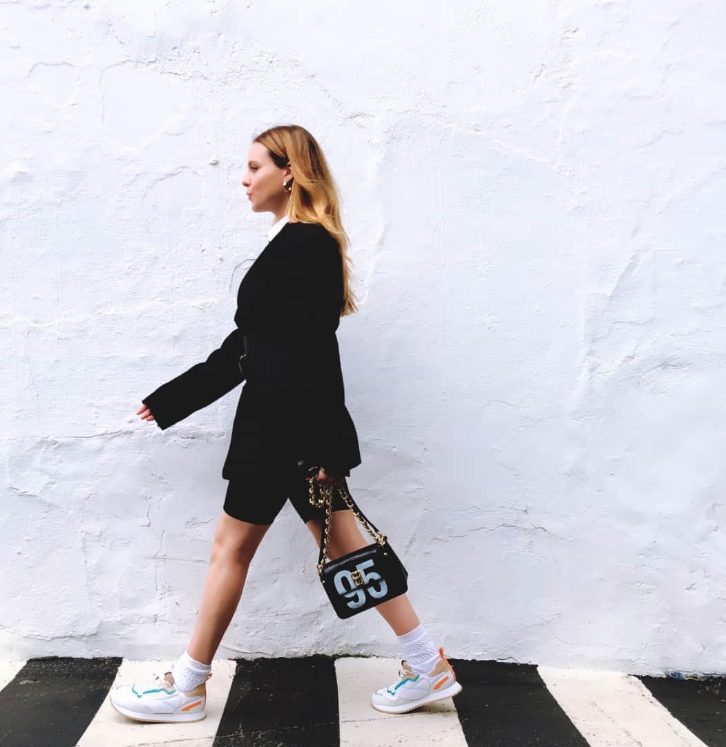 Schutzのインスタグラム：「TAKE A WALK ON THE WILD SIDE WITH SCHUTZ THE 95 ❤️ #newin #schutz95」
