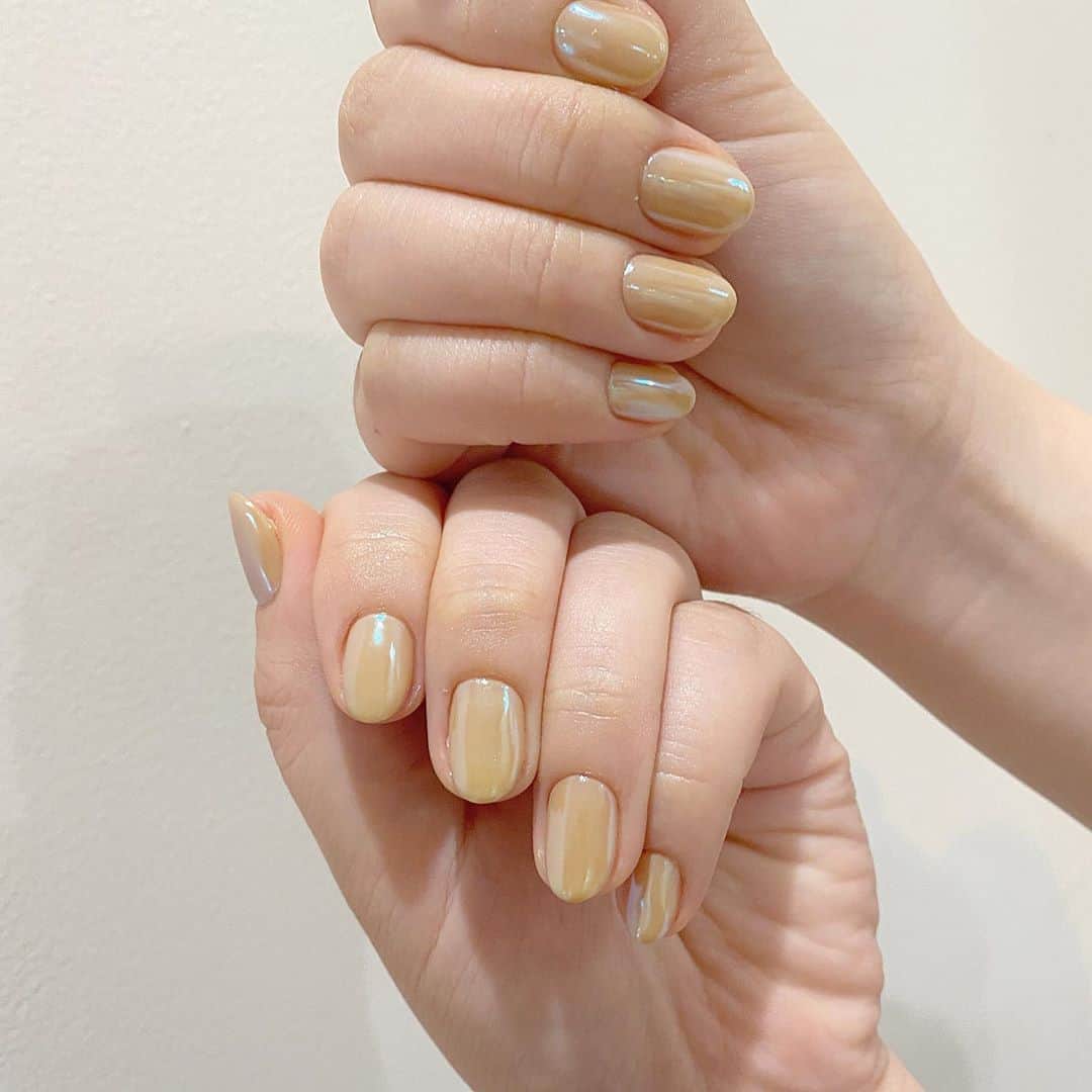 Kana Kobayashiさんのインスタグラム写真 - (Kana KobayashiInstagram)「オーロラに仕上げるの可愛い♡ #nails #Anela #Aurora #ネイル #ワンカラーネイル #シンプルネイル #オーロラ #秋 #2020」9月17日 9時02分 - anela_kana