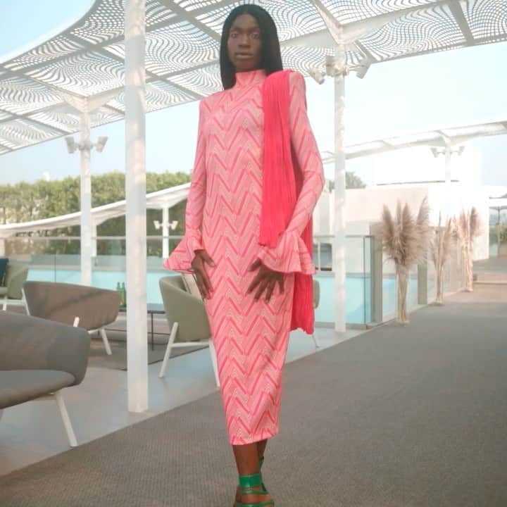 Fashion Weekのインスタグラム：「It's electric 💓 @laviebyck delivering bold hues for #NYFW September 2020. Visit nyfw.com to watch the digital presentation now」