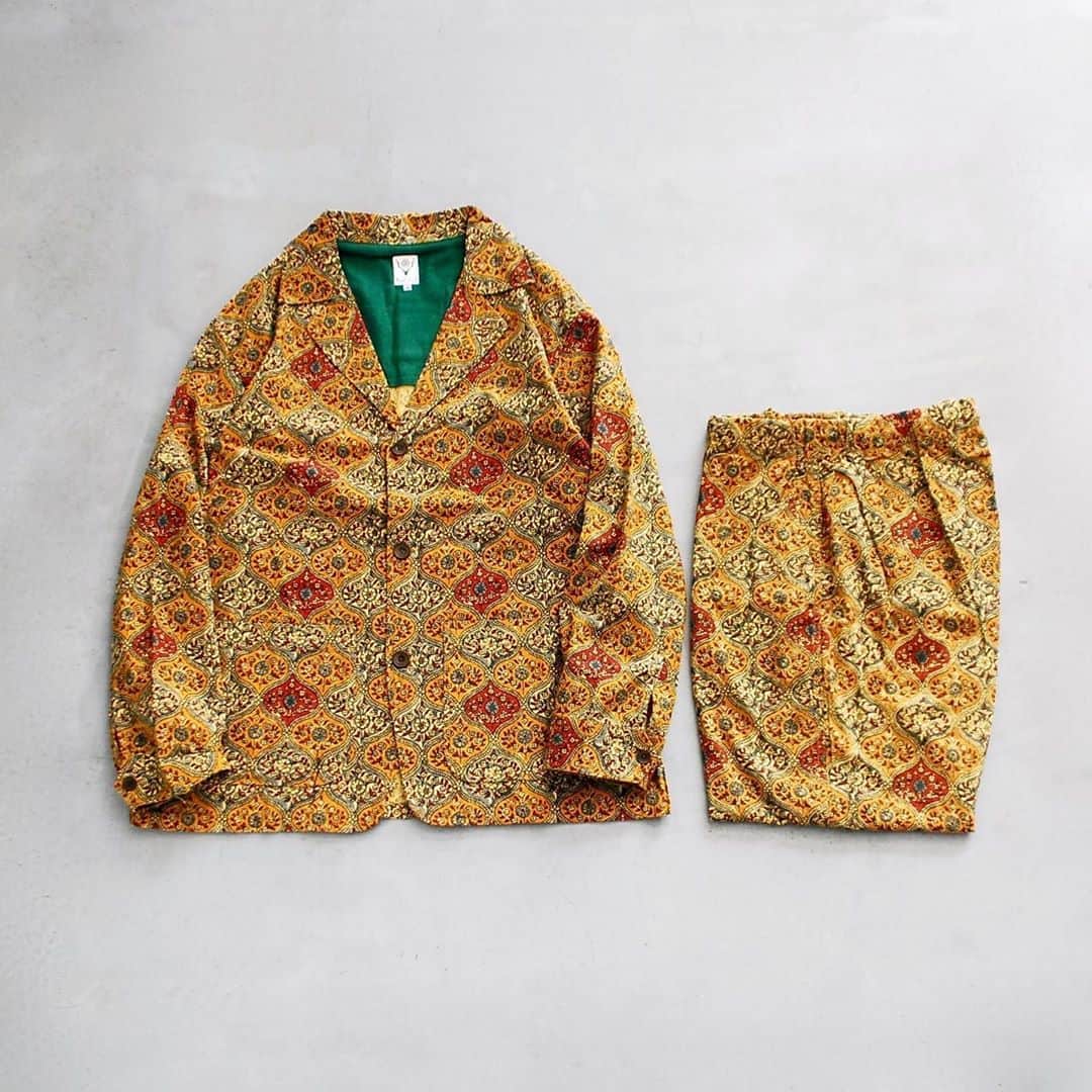 wonder_mountain_irieさんのインスタグラム写真 - (wonder_mountain_irieInstagram)「_ South2 West8 /サウスツー ウェストエイト "Pen Jacket - batik pt." / ¥16,500- "String Slack Pant - batik pt." / ¥11,000-  _ 〈online store / @digital_mountain〉 jacket→ https://www.digital-mountain.net/shopdetail/000000012351/ pants→  https://www.digital-mountain.net/shopdetail/000000012352/  _ 【オンラインストア#DigitalMountain へのご注文】 *24時間受付 *15時までのご注文で即日発送 *1万円以上ご購入で送料無料 tel：084-973-8204 _ We can send your order overseas. Accepted payment method is by PayPal or credit card only. (AMEX is not accepted)  Ordering procedure details can be found here. >>http://www.digital-mountain.net/html/page56.html _ #NEPENTHES #South2West8 #S2W8 #サウスツーウェストエイト #ネペンテス  _ 本店：#WonderMountain  blog>> http://wm.digital-mountain.info _ 〒720-0044  広島県福山市笠岡町4-18  JR 「#福山駅」より徒歩10分 #ワンダーマウンテン #japan #hiroshima #福山 #福山市 #尾道 #倉敷 #鞆の浦 近く _ 系列店：@hacbywondermountain _」9月17日 9時48分 - wonder_mountain_