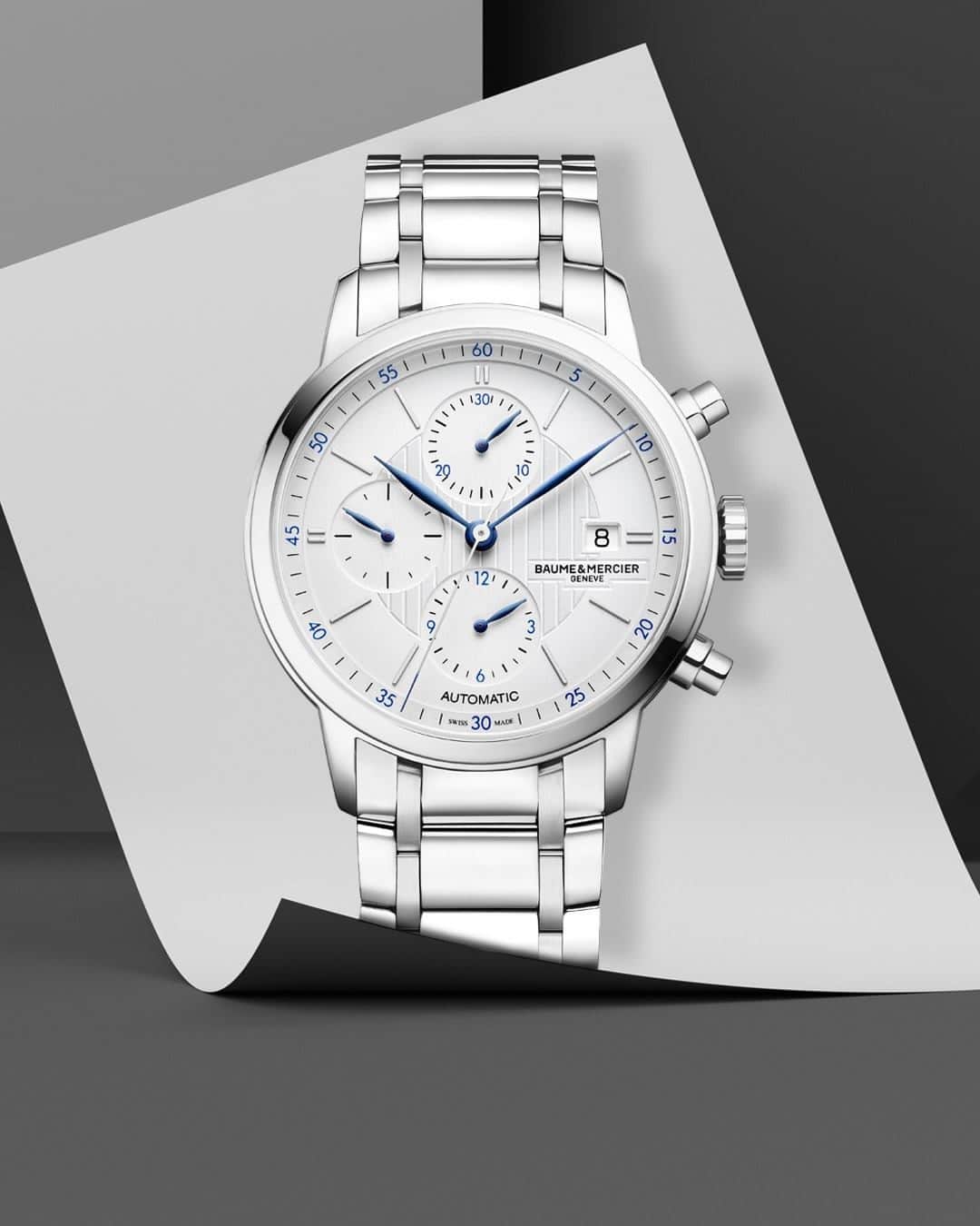 ボーンメルシーのインスタグラム：「Sleek & Timeless.  The Classima 10331 will embark on every adventure with you, from desk to deck. -- Classima 10331 42 MM, Stainless Steel Automatic Watch, 48 hour(s) Power Reserve -- #BaumeetMercier #Classima  #SwissMade #Watchmaking #Heritage」