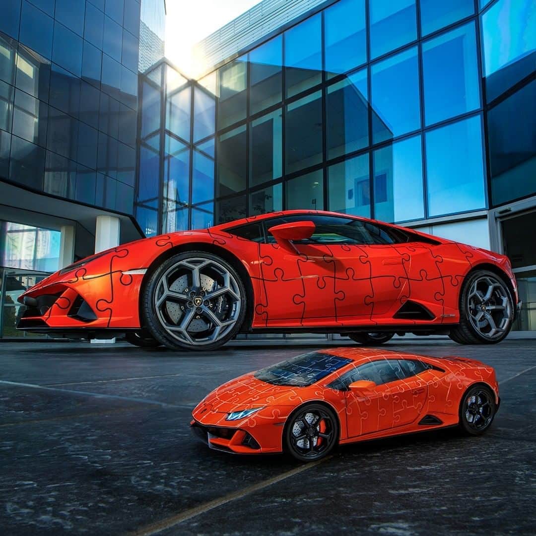 ランボルギーニのインスタグラム：「Recreating something you love is an incredible feeling.  We collaborated with @ravensburgerglobal to create a 3D jigsaw puzzle version of our Huracán EVO. This 1:18 scale model faithfully replicates the dynamism and sophistication of the Super Sports Car through 140 numbered pieces and accessories.  #Lamborghini #HuracanEVO #EveryDayAmplified #RavensburgerMoment」