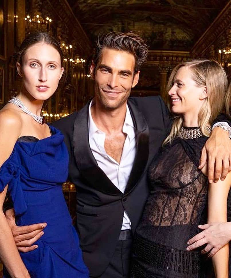 ジョン・コルタジャレナさんのインスタグラム写真 - (ジョン・コルタジャレナInstagram)「Thank you to my @bulgari family for a wonderful night in Rome. I’m truly honored to work with amazing people like @elisabetta_marra @jc.babin @aletirolo   #bvlgari #bulgari #bvlgarijewelry #rome #naomicampbell #poppydelevingne #nievesalvarez #tinakunakey #jonkortajarena #annacleveland」9月17日 1時01分 - jonkortajarena