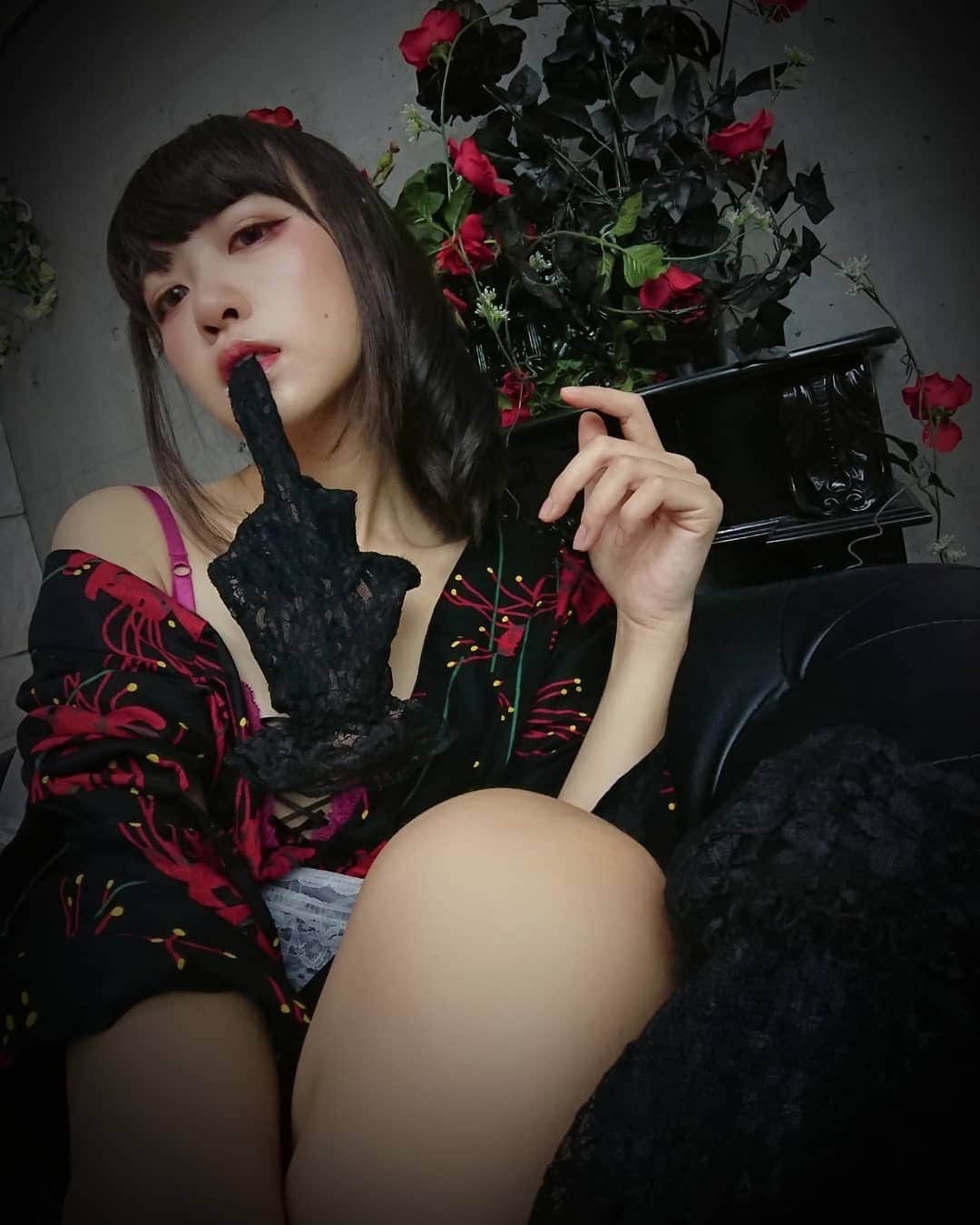 熊本アイさんのインスタグラム写真 - (熊本アイInstagram)「💋  #浴衣 #yukata #彼岸花 #gothic #gothicstyle #gothicgirl #portrait #selfportrait #selfie」9月17日 1時14分 - eye.1010