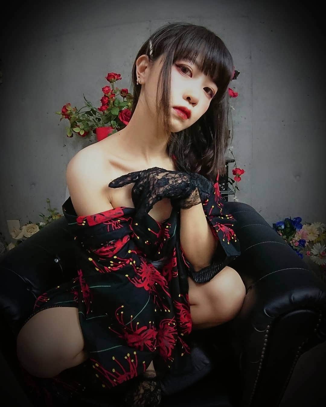 熊本アイさんのインスタグラム写真 - (熊本アイInstagram)「💋  #浴衣 #yukata #彼岸花 #gothic #gothicstyle #gothicgirl #portrait #selfportrait #selfie」9月17日 1時14分 - eye.1010