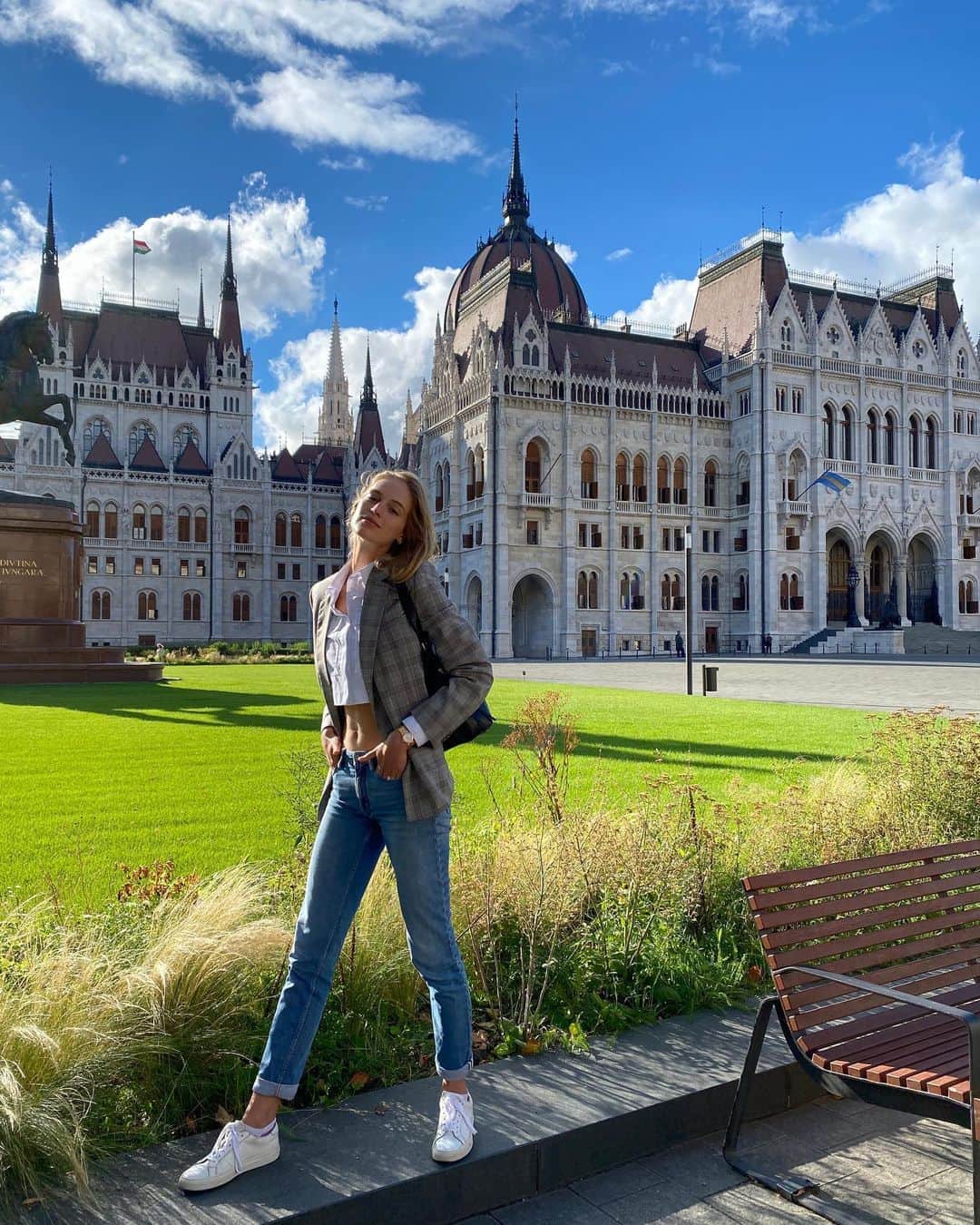 ヴァネッサ・アクセンテのインスタグラム：「Budapest 💕」