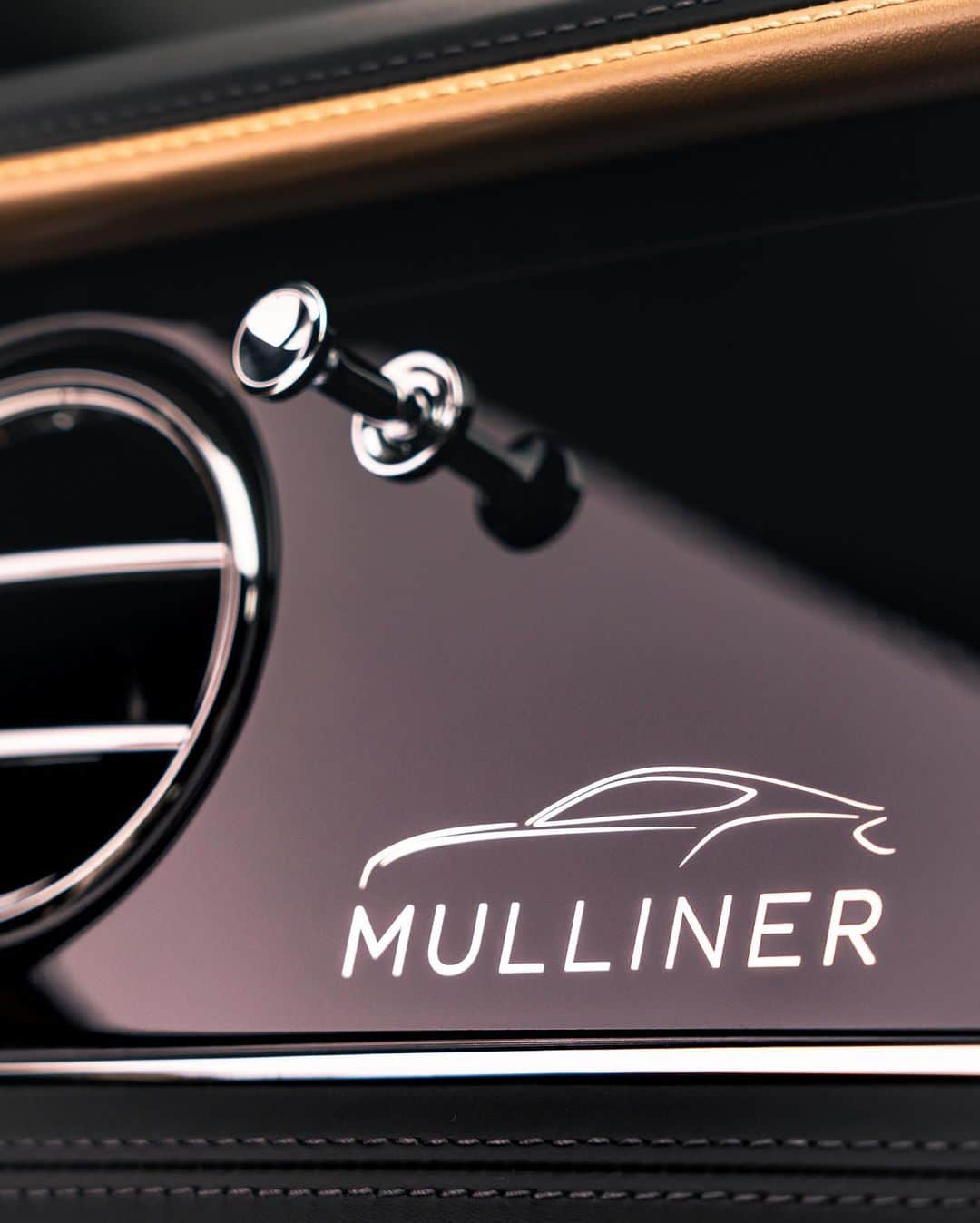 ベントレーさんのインスタグラム写真 - (ベントレーInstagram)「Satisfy your curiosity for luxury. The #Bentley #ContinentalGT #Mulliner. _ Model shown is a 2021 model year car which is not available in all markets. Please contact your dealer for availability」9月17日 1時54分 - bentleymotors