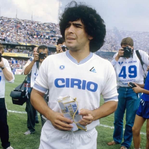 SSCナポリさんのインスタグラム写真 - (SSCナポリInstagram)「Oggi, nel 1984, @maradona esordiva in Serie A. L’inizio della leggenda! - #OnThisDay in 1984, #Maradona made his Serie A debut. The start of the legend!  💙 #ForzaNapoliSempre」9月17日 2時15分 - officialsscnapoli