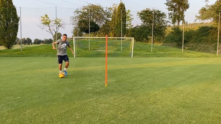 ロムロ・ソウザ・オレステス・カルデイラのインスタグラム：「Training today ⚽️👊🏼💪🏼 . #Romulo #Training #Vamos」