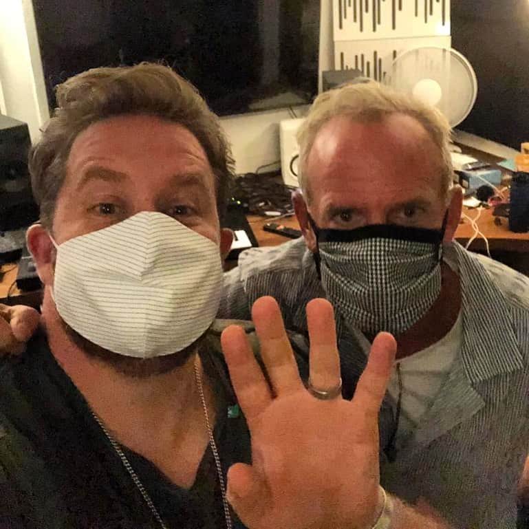 FatboySlimさんのインスタグラム写真 - (FatboySlimInstagram)「Guess who I’m in the studio with....」9月17日 2時17分 - officialfatboyslim