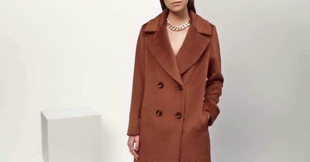 のインスタグラム：「Brightness and fluffiness dominate the #FW20 Collection - The fabric, once again, takes the spotlight enhancing every magnetic shade of this Season.」