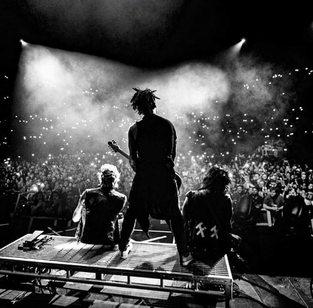 SIXX:A.M.さんのインスタグラム写真 - (SIXX:A.M.Instagram)「SIXX:A.M at Talking Stick Resort Arena in Phoenix    #sixxam #jamesmichael #nikkisixx #djashba  📷: © Matt Varley @mwvarley」9月17日 2時38分 - sixxam