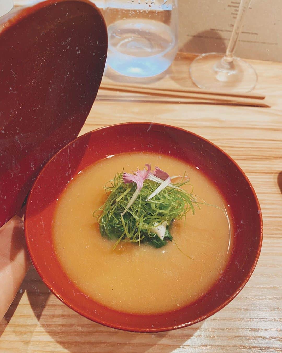 シャニーナ・シャイクのインスタグラム：「😍🍵🥢」