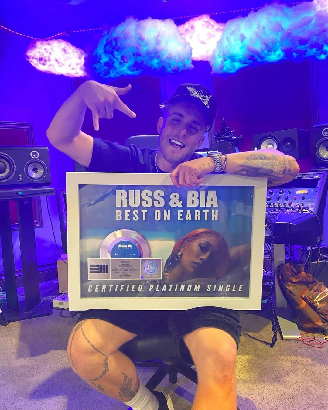 ジェイク・ポールさんのインスタグラム写真 - (ジェイク・ポールInstagram)「My first platinum record as a producer😈produced this one with my brothers @boi1da & @jahaansweet off that 1942」9月17日 2時43分 - jakepaul