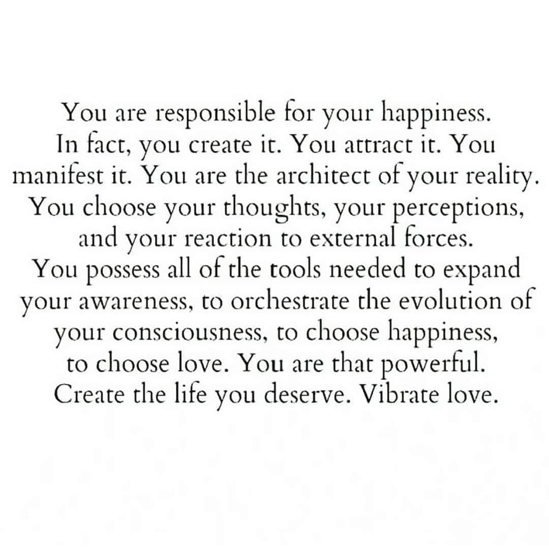 ダニエル・クヌッドソンのインスタグラム：「Mid week reminder  🙏🏼♥️ #love #goodvibes #manifest」