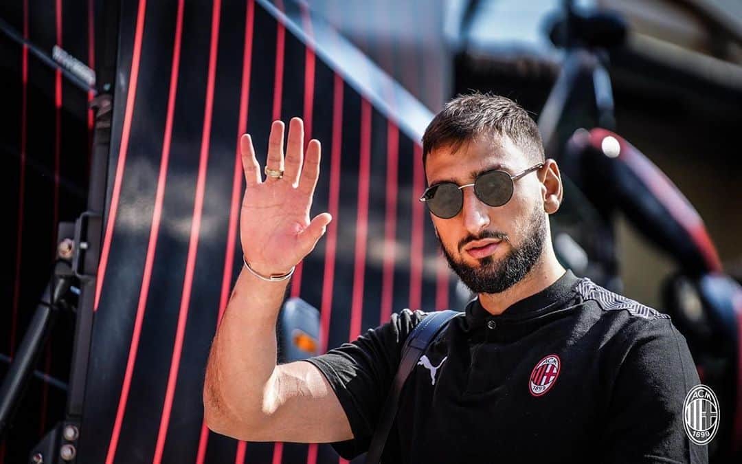 ジャンルイジ・ドンナルンマのインスタグラム：「Europa League 🔜 🔴⚫️」