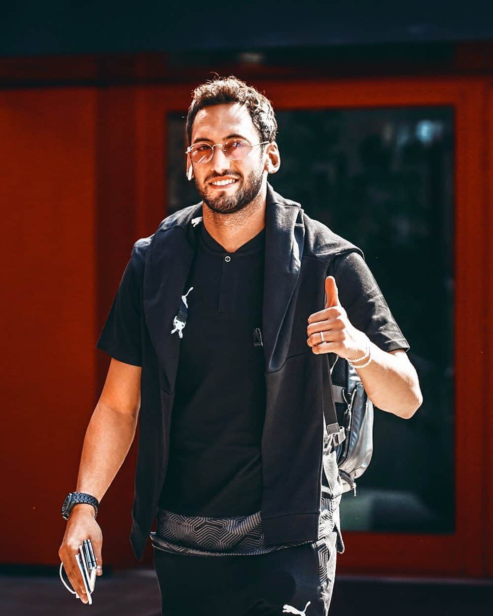 ハカン・チャルハノールのインスタグラム：「Hadi bakalım 👍 @europaleague⁣ ⁣ Forza ragazzi ‼️⁣ ⁣ Let’s get it 😎」