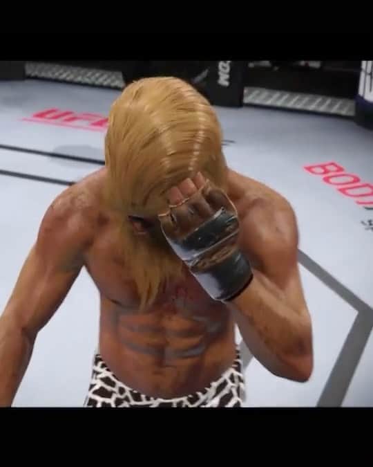 ダディー・ヤンキーのインスタグラム：「Este video está rompiendo Tik tok que mucho me he reído 😂😂 #repost @aguacate_gaming Se te humedeció cuando te toque 🍼  #ufc #chewbacca #dondon」