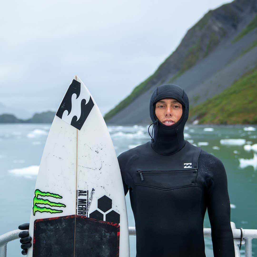 ビラボンさんのインスタグラム写真 - (ビラボンInstagram)「They’re getting warmer.  Swipe to meet the crew that put our new Recycler Wetsuits featuring Graphene to the test in icy waters and heavy weather up North - and dive into our bio to see them in action.   #BillabongWetsuits」9月17日 4時00分 - billabong