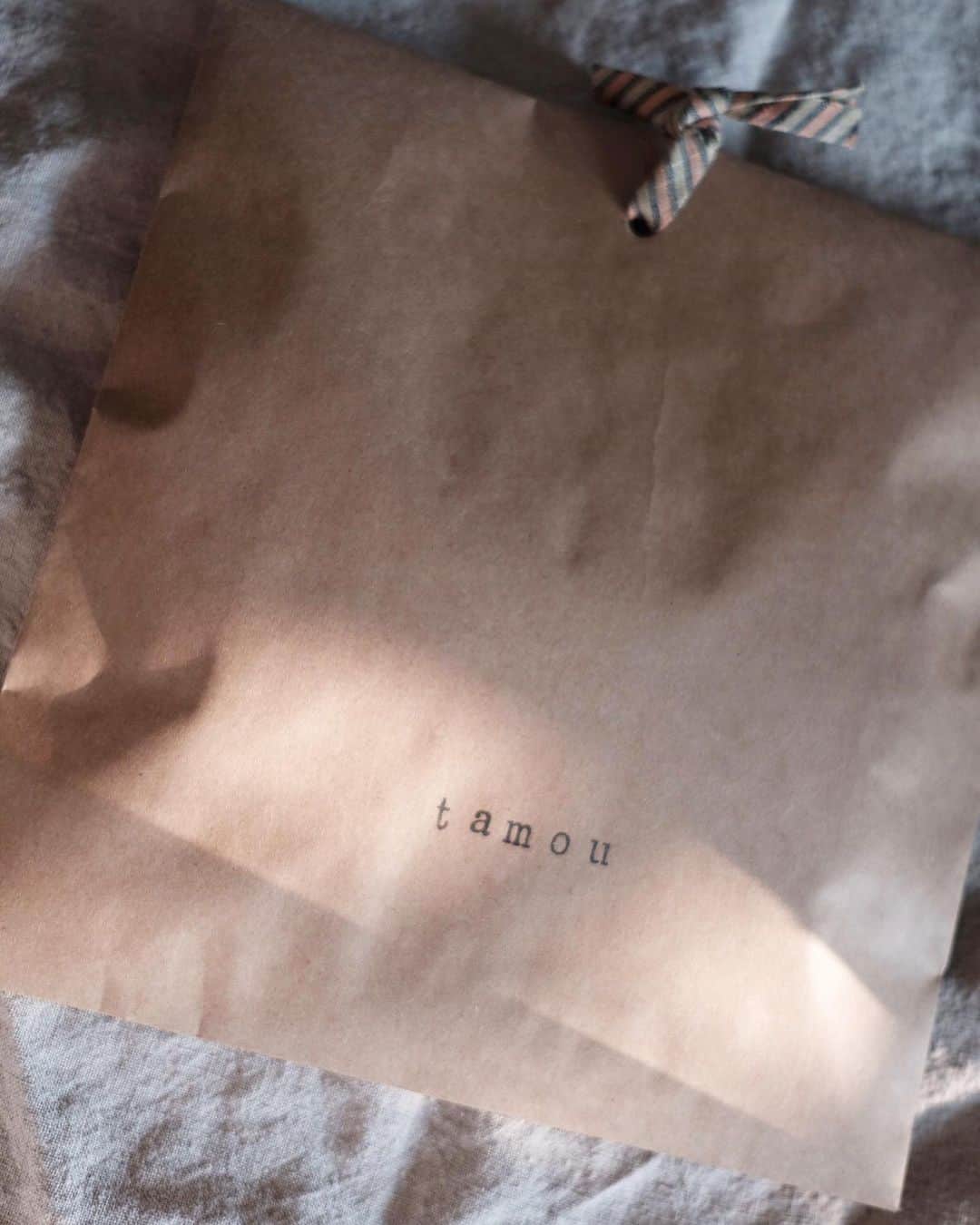 佐々木千絵のインスタグラム：「New hand made children’s clothing line @__tamou   @len_and_toni  可愛い人が作る可愛い子供服ブランド 🤍  息子もお気に入り👌 #kids #handmade #ハンドメイド #子供服」