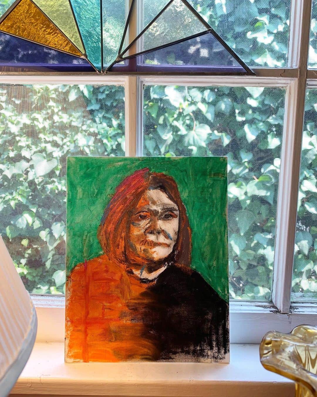 ケリー・オックスフォードのインスタグラム：「You don’t have to be a great artist to reap the mental benefits of making art. If you don’t have art supplies but remember enjoying drawing as a kid, maybe pick some pencils, pastels, cut up and glue magazines. Print your photos and deface them. Take an hour off life. Whatever. ITS SOOTHING. ‪"The future depends entirely on what each of us does every day; a movement is only people moving."‬ @gloriasteinem #bidenharris2020」