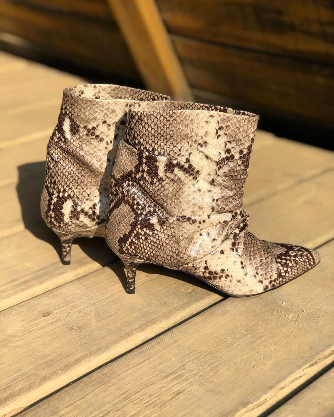 イズロさんのインスタグラム写真 - (イズロInstagram)「#islo #isloisabellalorusso #isloshoes #shoes #ankleboots #leather #print #rettile heels #tacchi #fashion #style #shopping #shoesaddict #shoeslover #shooting #newcollection #fw #newin #musthave #madeinitaly #staytuned #chiara」9月17日 5時55分 - islo_isabellalorusso
