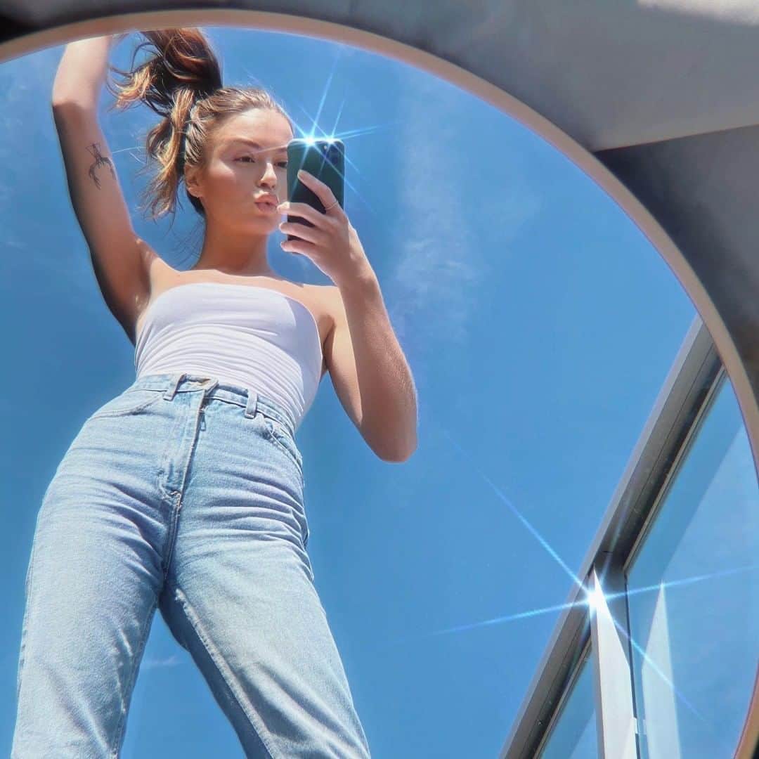 のインスタグラム：「A true AA icon that you can pair with anything! @allegrashaw in the High-Waist Denim. Link in Bio. Tag us for a feature.  . . . #AmericanApparel #SummerEssential #AAHighWaistDenim」