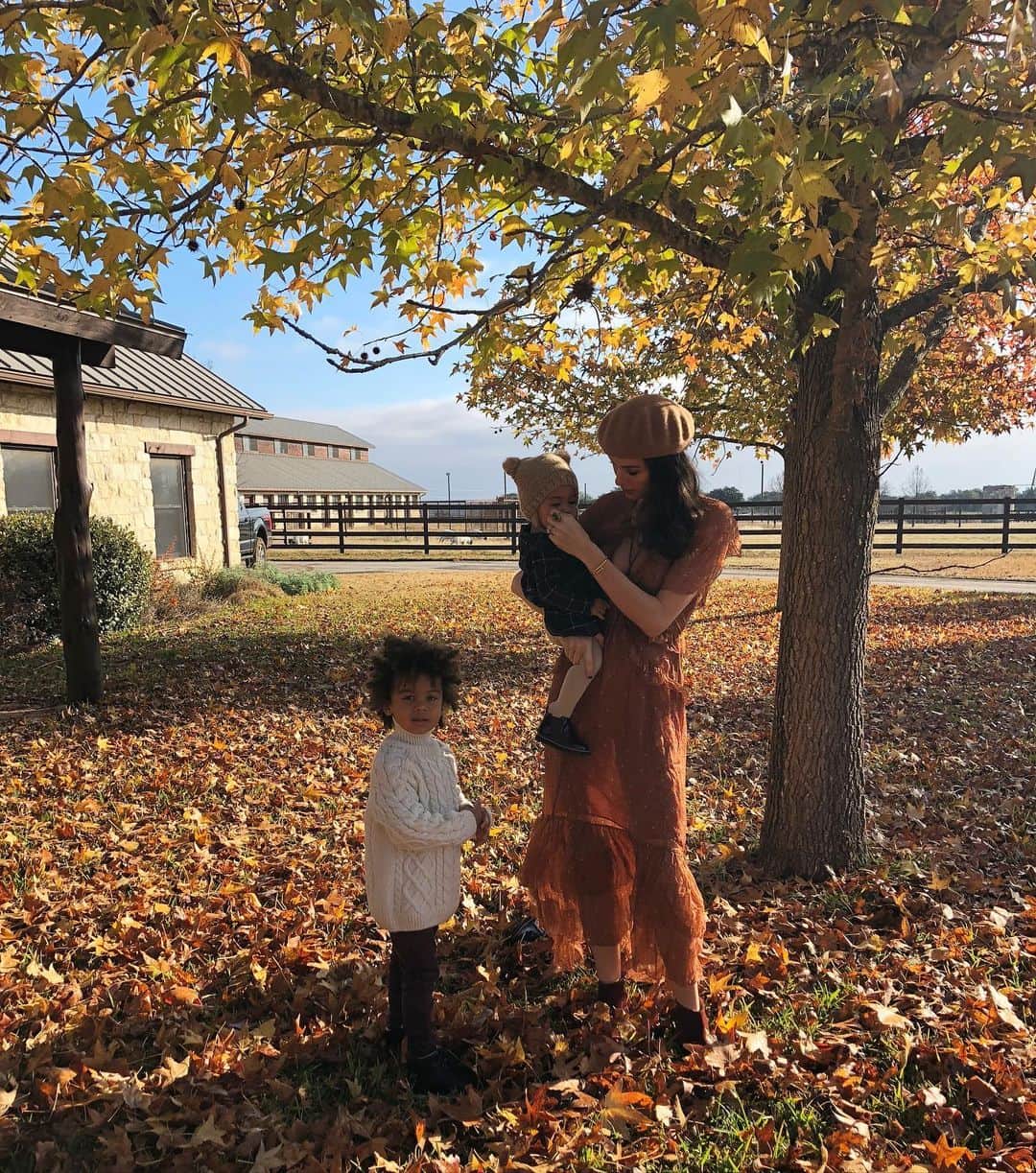 のインスタグラム：「Next Tuesday marks the start of fall, who’s ready? 🍂」