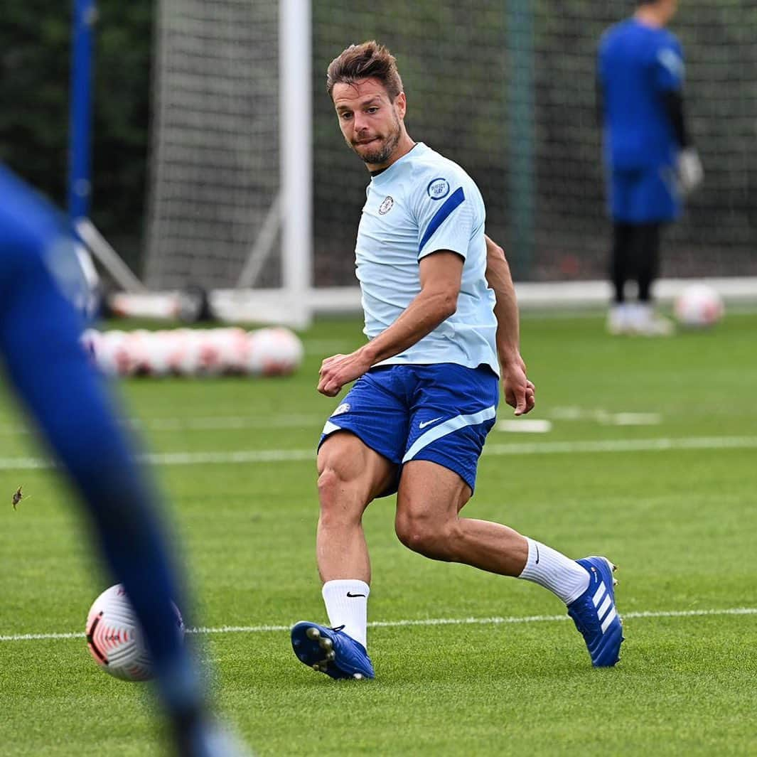 セサル・アスピリクエタさんのインスタグラム写真 - (セサル・アスピリクエタInstagram)「Keep working! 💪🏻⚽️ #cfc」9月17日 6時33分 - cesarazpi