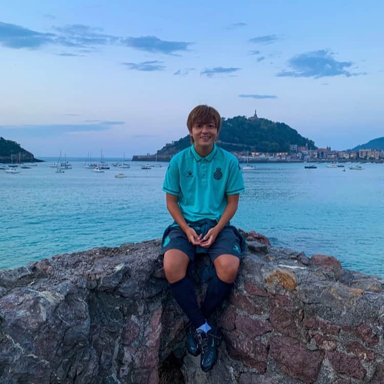 山本摩也のインスタグラム：「.﻿ ﻿ Con un poquito de sonrisa 😀  ﻿」