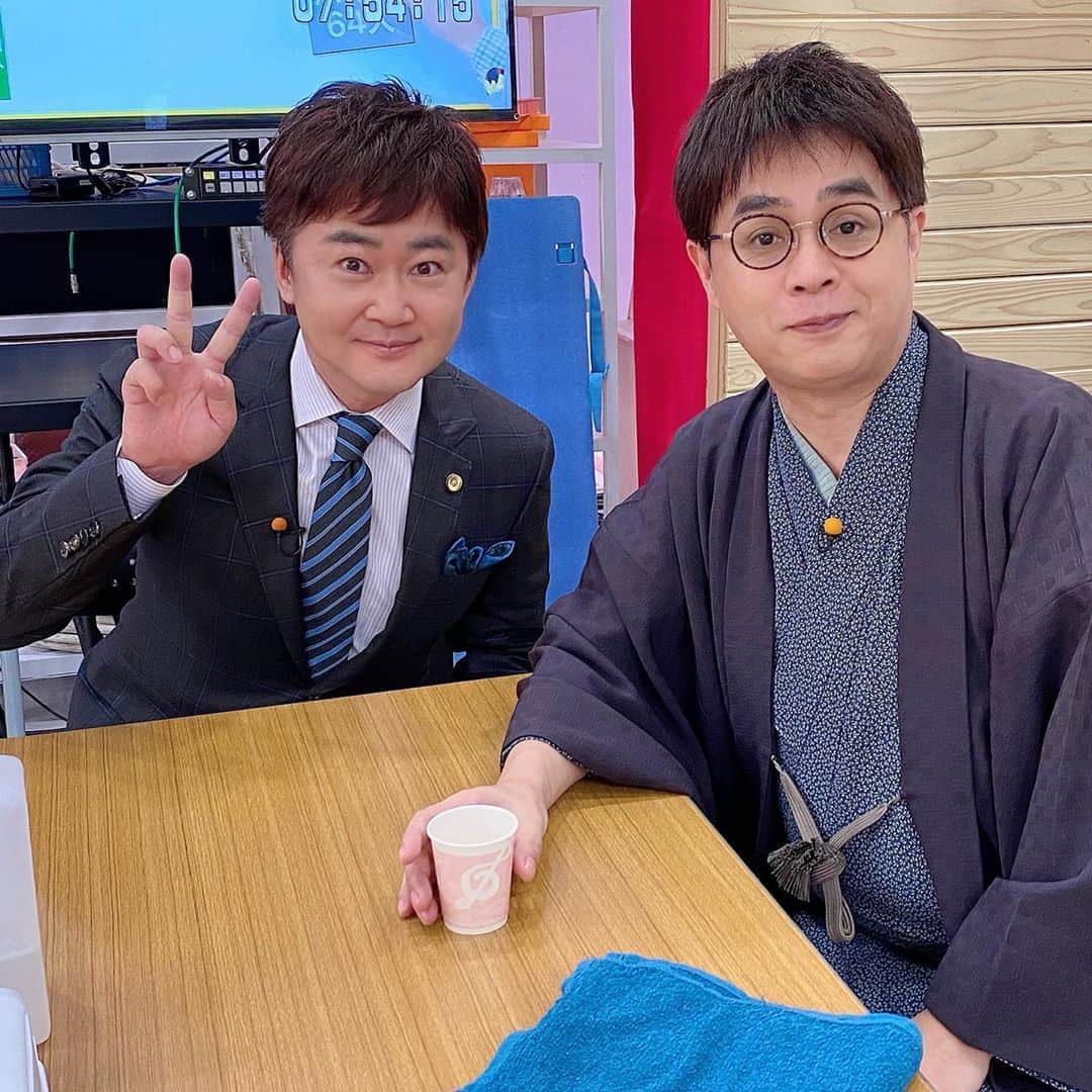 のインスタグラム：「【お知らせ】 グッとラックですが、この9月24日(木)をもって『卒業』することになりました。残念です。 この後8〜10時、ラス前、ご覧くださいませ。 #グッとラック #あと2回 #立川志らく #山岸久朗 #山岸弁護士」