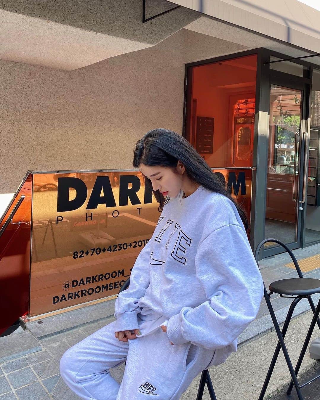 Son Ju Heeさんのインスタグラム写真 - (Son Ju HeeInstagram)「누군가가 보고싶어지는 계절♥️ - - #리샵  #나이키맨투맨 #나이키조거팬츠」9月17日 7時22分 - juhee__ss