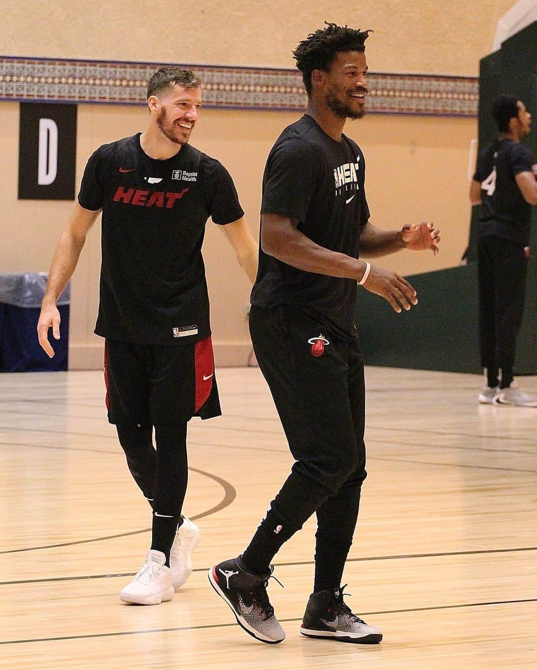 NBAさんのインスタグラム写真 - (NBAInstagram)「The @miamiheat get shots up following today’s practice in Orlando!  ECF Game 2: 7:00pm/et Thursday on ESPN!」9月17日 7時44分 - nba