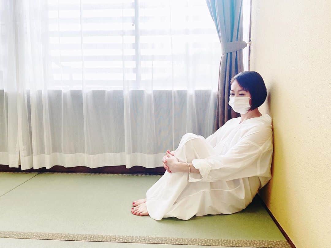 田中雅美さんのインスタグラム写真 - (田中雅美Instagram)「久しぶりのロケ。 緊張〜。 自然とソーシャルディスタンス。  ・ ・ #緊張 #お仕事」9月17日 7時44分 - tanakamasami_official